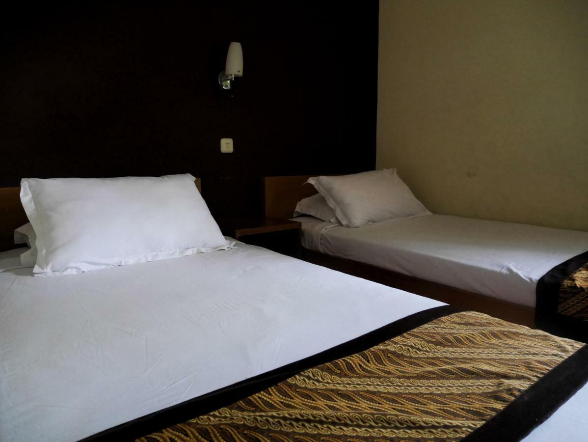 Rumah Tawa Hotel Syariah Bandung Exterior foto
